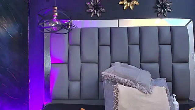  MiaBrown  online show from 11-10-25, 12:04