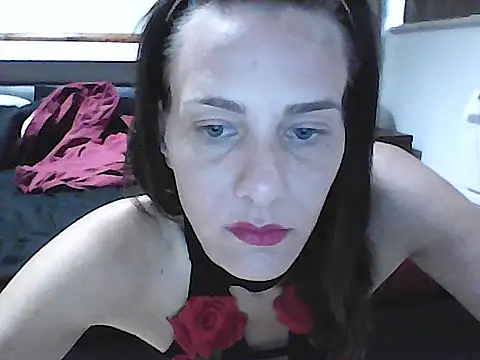 Emyly83 online show from 07-30-26, 07:07