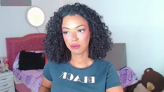 Snapshot of Tanedra_collings chatting on 07-14-26, 03:00 Tanedra collings online show from 07-14-26, 03:00