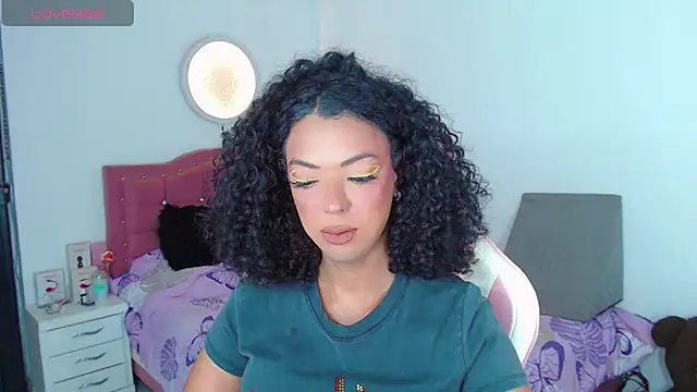 Snapshot of Tanedra_collings chatting on 07-15-26, 01:22 Tanedra collings online show from 07-15-26, 01:22
