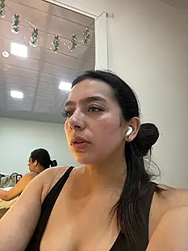 Nicollemays online show from 02-11-25, 12:05