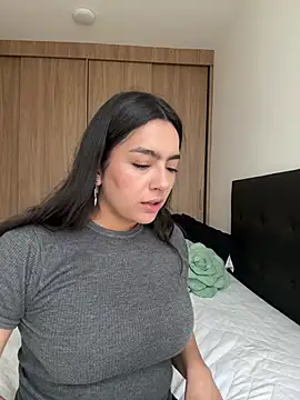 Nicollemays online show from 04-14-26, 01:06