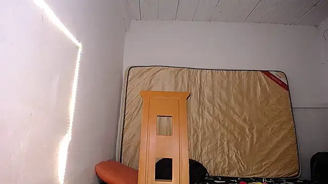 yselahot online show from 10-25-25, 02:46