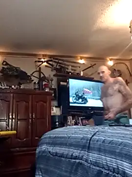 Snapshot of ClydeCan409 chatting on 05-24-26, 12:04 ClydeCan409 online show from 05-24-26, 12:04