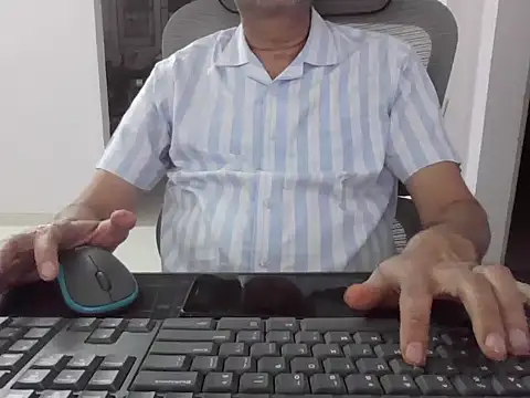 Snapshot of mrose8080 chatting on 02-23-26, 06:49 mrose8080 online show from 02-23-26, 06:49