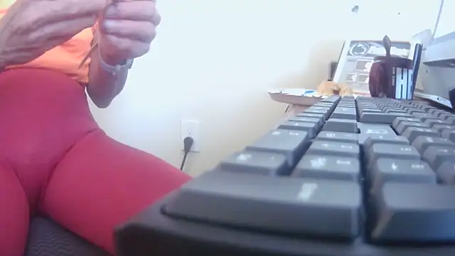 hottottrot691 online show from 06-01-26, 01:35