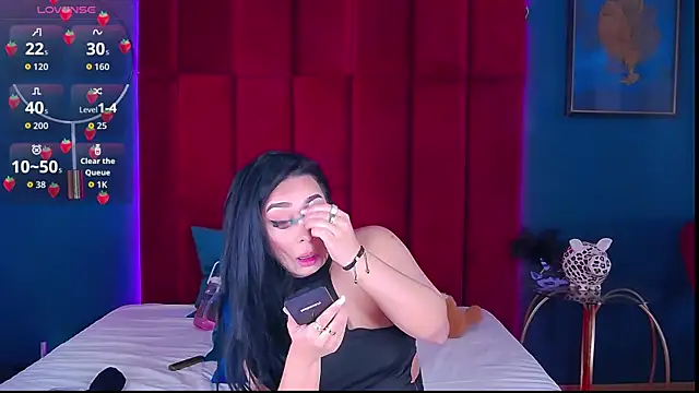 Snapshot of MadyLuxxx chatting on 05-09-26, 06:57 MadyLuxxx online show from 05-09-26, 06:57