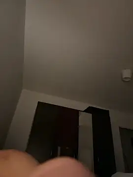 Tomhot3869 online show from 10-15-25, 07:47