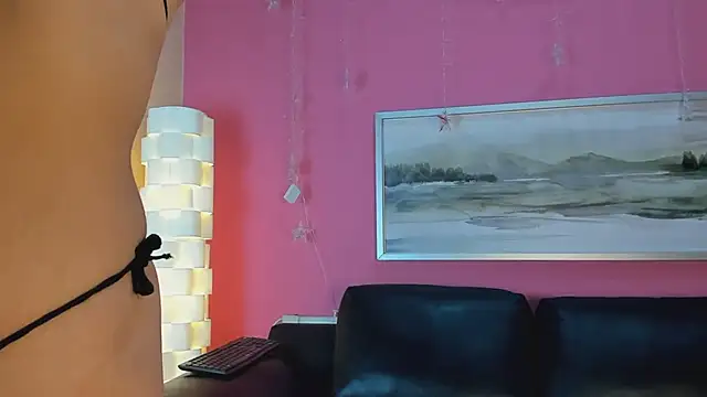 Snapshot of Tiffanysurez_ chatting on 02-03-25, 01:08 Tiffanysurez online show from 02-03-25, 01:08
