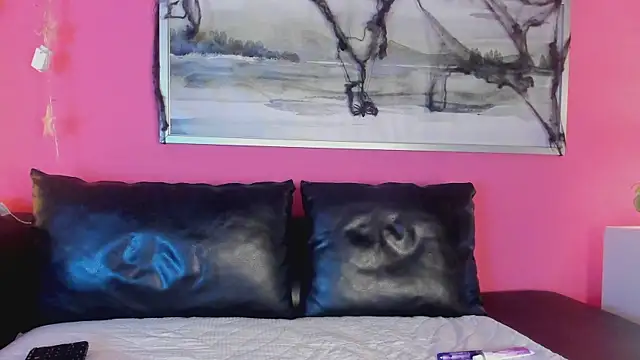 Tiffanysurez  online show from 10-30-25, 09:15