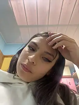 Tiffanysurez  online show from 12-19-25, 07:10