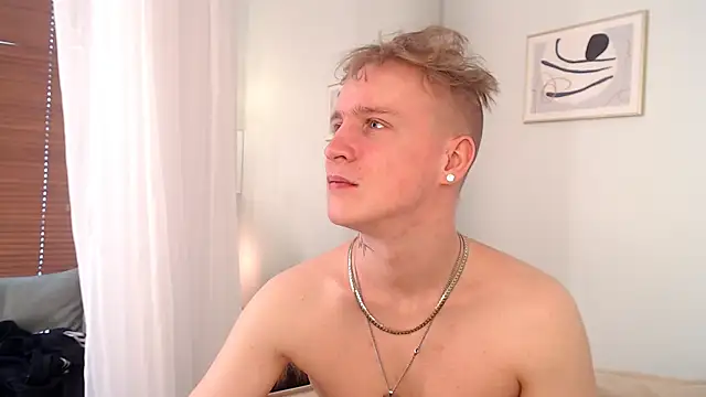 Snapshot of AlexxSweet chatting on 05-10-26, 06:07 AlexxSweet online show from 05-10-26, 06:07