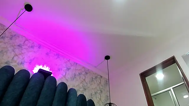 Snapshot of nalalye_cruzz_ chatting on 06-20-26, 01:52 nalalye cruzz online show from 06-20-26, 01:52