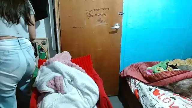 clarisse69 online show from 12-04-24, 09:46