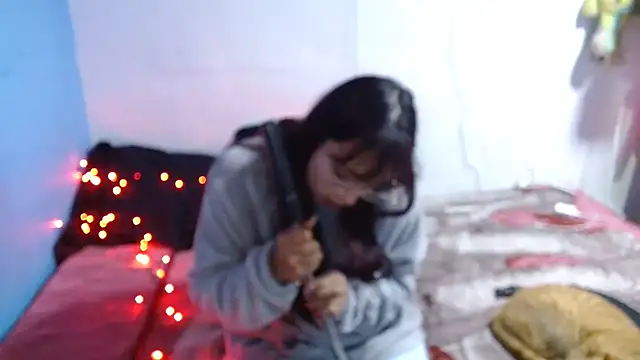 clarisse69 online show from 12-17-25, 11:44