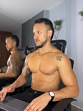 ARON TAYLER01 online show from 01-07-25, 12:41