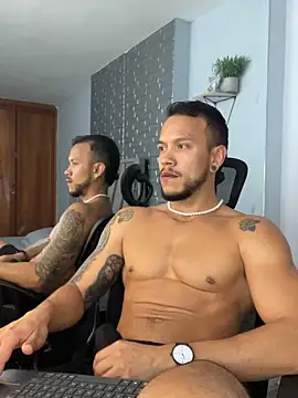 ARON TAYLER01 online show from 01-12-25, 04:18