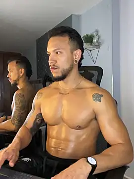 ARON TAYLER01 online show from 01-25-25, 12:37