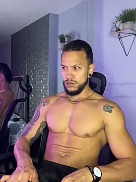 ARON TAYLER01 online show from 11-07-25, 10:26