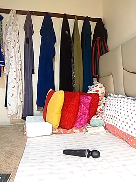 NicRaisaa online show from 02-18-25, 04:48