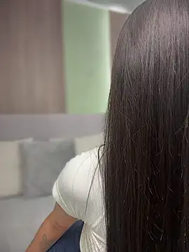 Snapshot of Im_Valentina chatting on 06-25-26, 10:58 Im Valentina online show from 06-25-26, 10:58