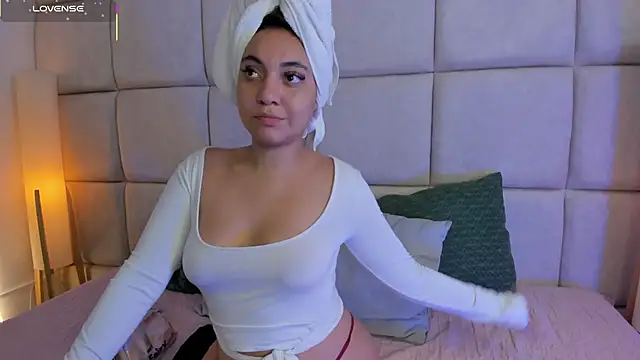 Sooffii 1 online show from 12-16-25, 02:16