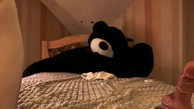 Redhead Shark new online show from 01-11-25, 03:20