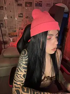 i am nina  online show from 04-15-26, 10:54