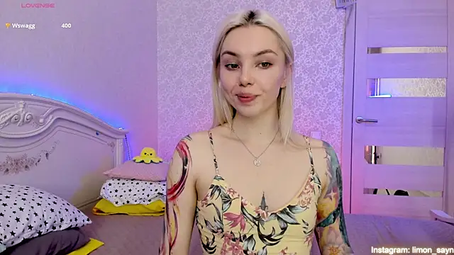 LillyMoure  online show from 03-19-25, 02:59