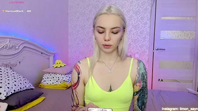 LillyMoure  online show from 03-23-25, 02:59