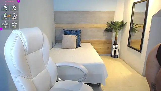 Snapshot of sophia_hadid chatting on 12-31-24, 01:19 sophia hadid online show from 12-31-24, 01:19