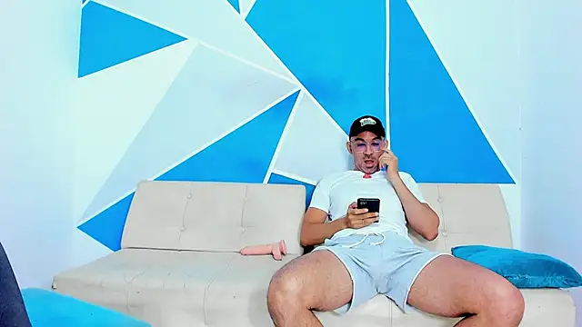 trio hotplus19 online show from 01-24-25, 01:03