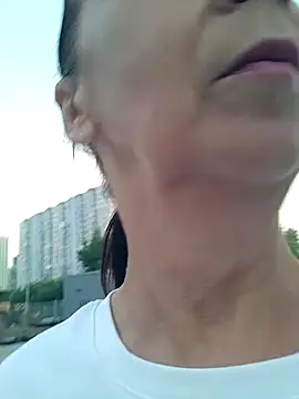 Snapshot of Celine_Faer1 chatting on 06-15-26, 02:52 Celine Faer1 online show from 06-15-26, 02:52