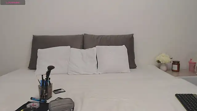 Kate001 online show from 02-01-25, 05:39