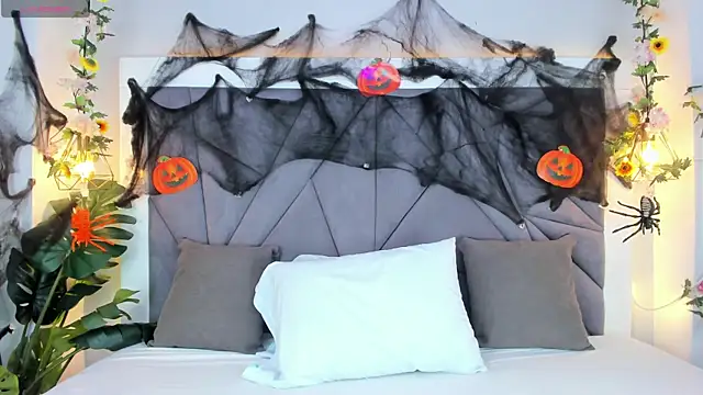 KiarhaTrixie online show from 11-01-25, 03:08