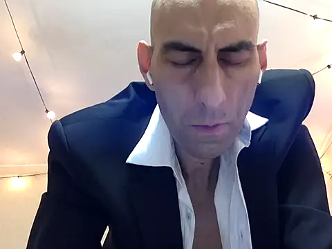 HandsomeAlfie online show from 10-01-25, 09:54