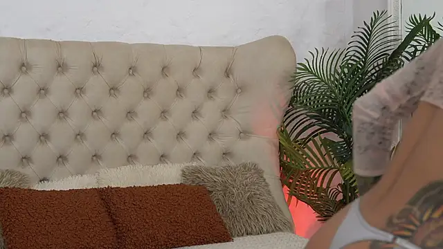 Snapshot of TiffanyMaze chatting on 06-27-26, 12:22 TiffanyMaze online show from 06-27-26, 12:22
