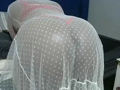 Snapshot of Lelety79 chatting on 02-22-25, 01:13 Lelety79 online show from 02-22-25, 01:13