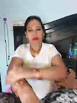 Snapshot of Poojabhabi101 chatting on 12-05-24, 05:37 Poojabhabi101 online show from 12-05-24, 05:37