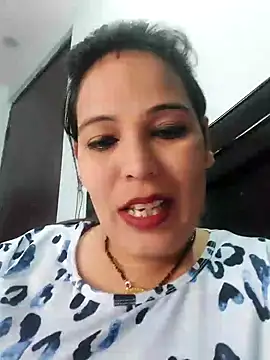 Snapshot of Poojabhabi101 chatting on 12-17-24, 05:29 Poojabhabi101 online show from 12-17-24, 05:29