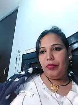 Snapshot of Poojabhabi101 chatting on 12-18-24, 05:21 Poojabhabi101 online show from 12-18-24, 05:21