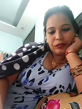 Snapshot of Poojabhabi101 chatting on 12-23-24, 04:50 Poojabhabi101 online show from 12-23-24, 04:50