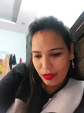 Snapshot of Poojabhabi101 chatting on 12-31-24, 06:59 Poojabhabi101 online show from 12-31-24, 06:59