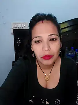 Snapshot of Poojabhabi101 chatting on 01-01-25, 06:47 Poojabhabi101 online show from 01-01-25, 06:47