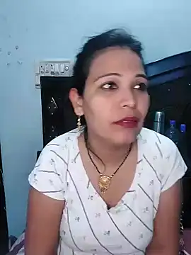 Snapshot of Poojabhabi101 chatting on 01-02-25, 05:50 Poojabhabi101 online show from 01-02-25, 05:50