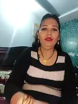 Snapshot of Poojabhabi101 chatting on 01-07-25, 05:54 Poojabhabi101 online show from 01-07-25, 05:54