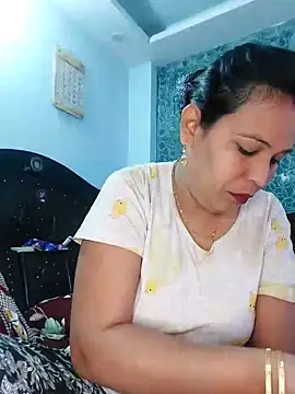 Snapshot of Poojabhabi101 chatting on 02-01-25, 07:15 Poojabhabi101 online show from 02-01-25, 07:15