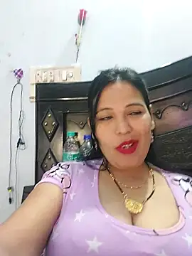 Snapshot of Poojabhabi101 chatting on 02-19-25, 05:27 Poojabhabi101 online show from 02-19-25, 05:27
