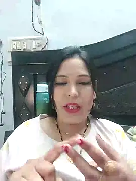 Snapshot of Poojabhabi101 chatting on 03-01-25, 06:03 Poojabhabi101 online show from 03-01-25, 06:03