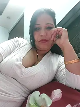 Snapshot of Poojabhabi101 chatting on 03-05-25, 05:50 Poojabhabi101 online show from 03-05-25, 05:50